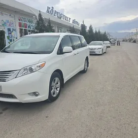 Toyota Sienna 2014