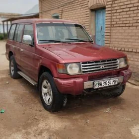 Mitsubishi Pajero 1993