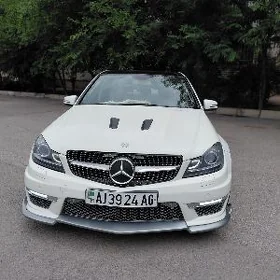 Mercedes-Benz C300 2012