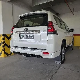 Toyota Land Cruiser Prado 2023