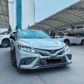 Toyota Camry 2024
