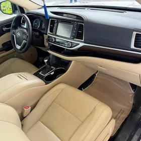 Toyota Highlander 2017
