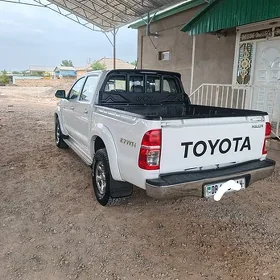 Toyota Hilux 2014
