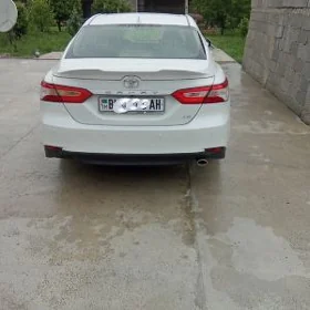 Toyota Camry 2019