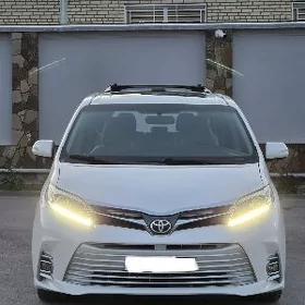 Toyota Sienna 2016