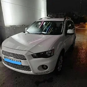 Mitsubishi Outlander 2013