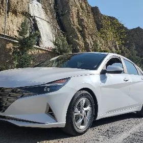 Hyundai Elantra 2023
