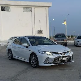 Toyota Camry 2020