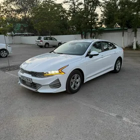 Kia K5 2023