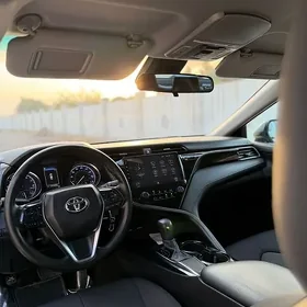 Toyota Camry 2020