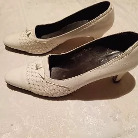 Белые туфли