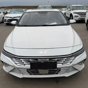 Hyundai Elantra 2025