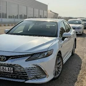 Toyota Camry 2021