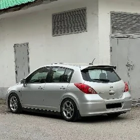 Nissan Versa 2011
