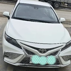 Toyota Camry 2021
