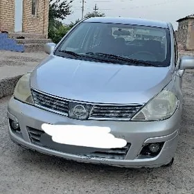 Nissan Versa 2010