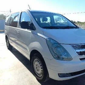 Hyundai H-1 2012