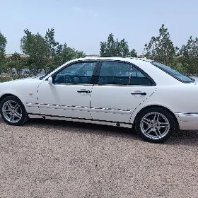 Mercedes-Benz E320 1999