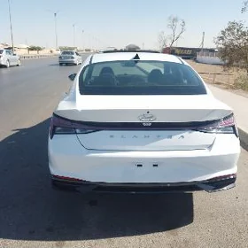 Hyundai Elantra 2021