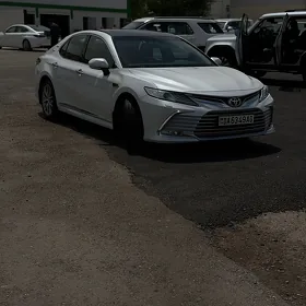 Toyota Camry 2022