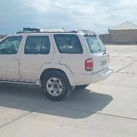 Nissan Pathfinder 1999