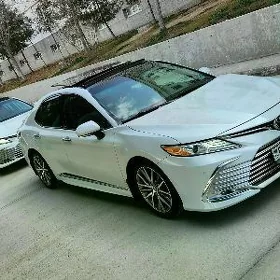 Toyota Camry 2018