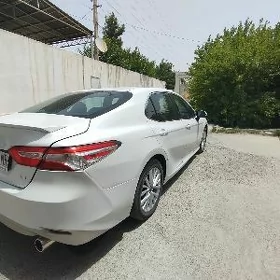 Toyota Camry 2018