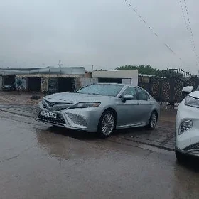 Toyota Camry 2023