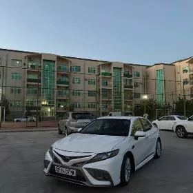Toyota Camry 2021