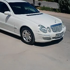 Mercedes-Benz E350 2005