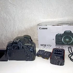 Canon eos 77 d
