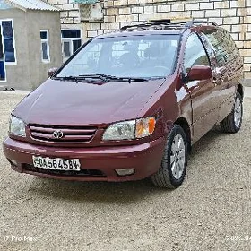 Toyota Sienna 2001
