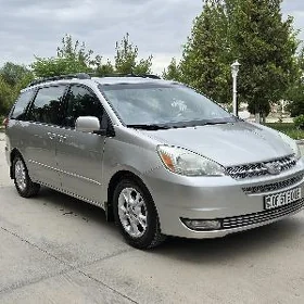 Toyota Sienna 2004