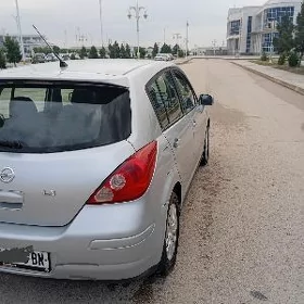 Nissan Versa 2012