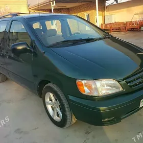 Toyota Sienna 2002