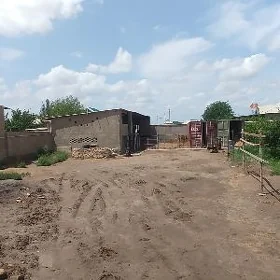 8 sotok Mellek yer