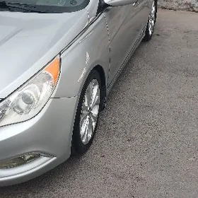 Hyundai Sonata 2011