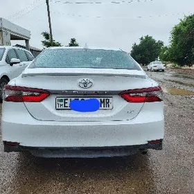 Toyota Camry 2021