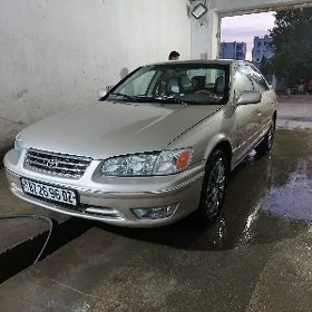 Toyota Camry 2001