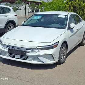 Hyundai Elantra 2025