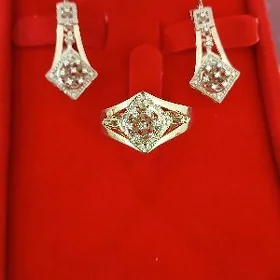 Gyzyl komplekt