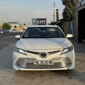 Toyota Camry 2021