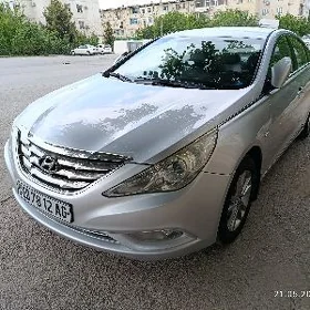 Hyundai Sonata 2011