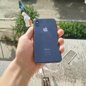iPhone Xs  