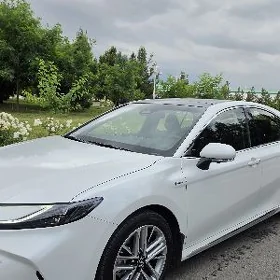 Toyota Camry 2025