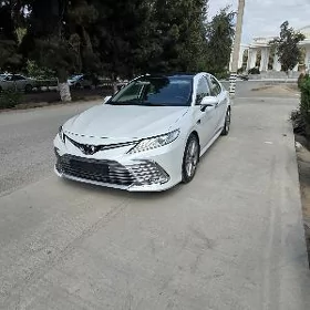 Toyota Camry 2021