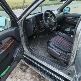 Infiniti QX4 2000
