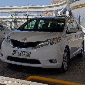 Toyota Sienna 2011