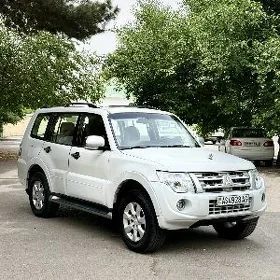 Mitsubishi Pajero 2014