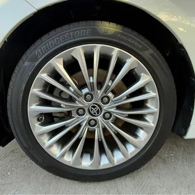 235/45/18 Bridgestone
